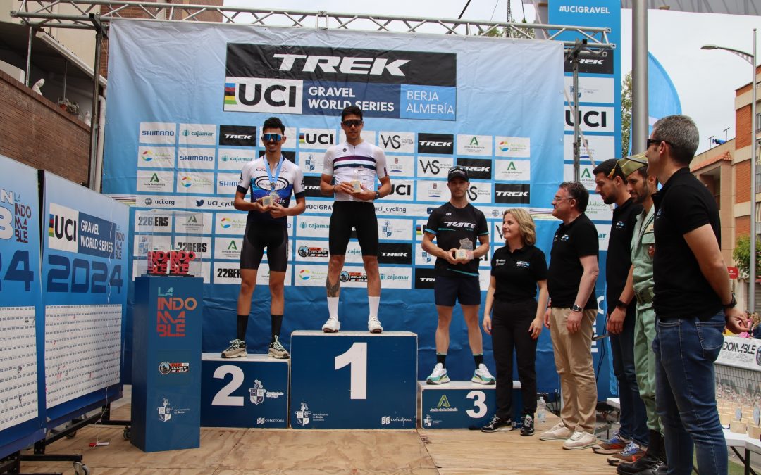 Todas las imágenes del podium de la II UCI Gravel World Series & MTB La Indomable